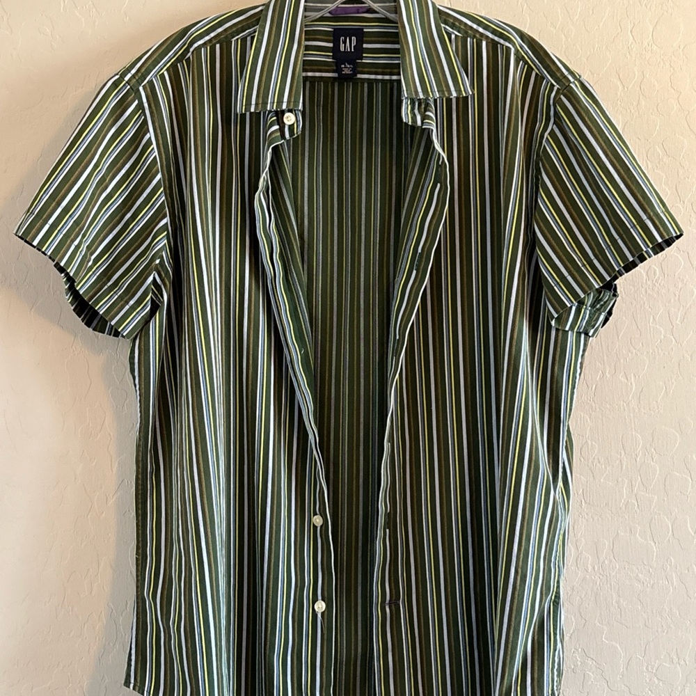 GAP Men’s Fitted Premium Short Sleeve Button Down Green  Striped Shirt 16-16.5 L